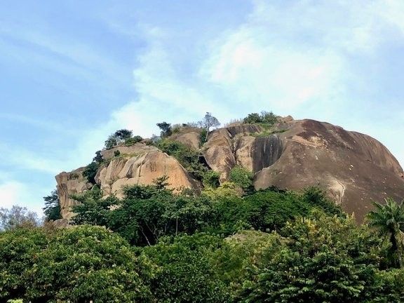 Collines de Dassa Les collines de Dassa Bénin idéales pour la randonnée lors d'un voyage sur mesure au Bénin
