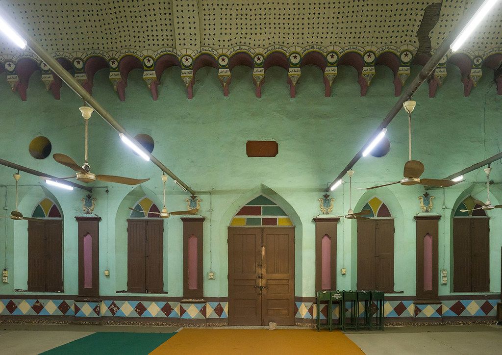 L'intérieur de la Grande mosquée de Porto-Novo